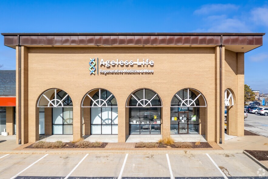 More Photos Of 7100 W College Blvd, Overland Park Storefront Retail Office For Lease