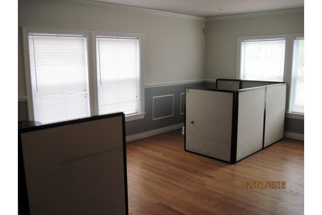 More Photos Of 18436 Jefferson Davis Hwy, Ruther Glen Office Residential For Lease