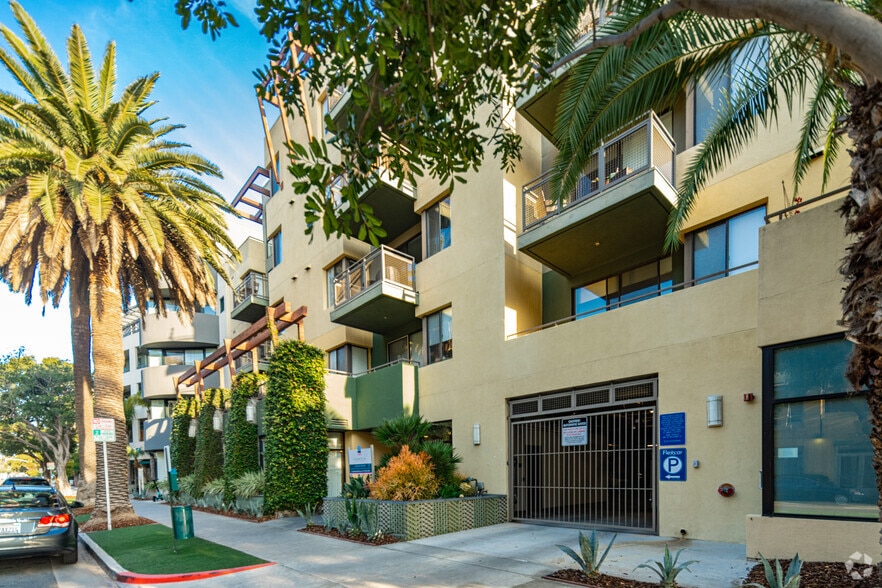 Primary Photo Of 1535 6th St, Santa Monica Apartments For Lease