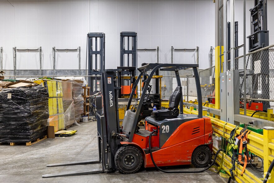 More Photos Of 200 S Pemberton Rd, Pemberton Township Distribution For Lease