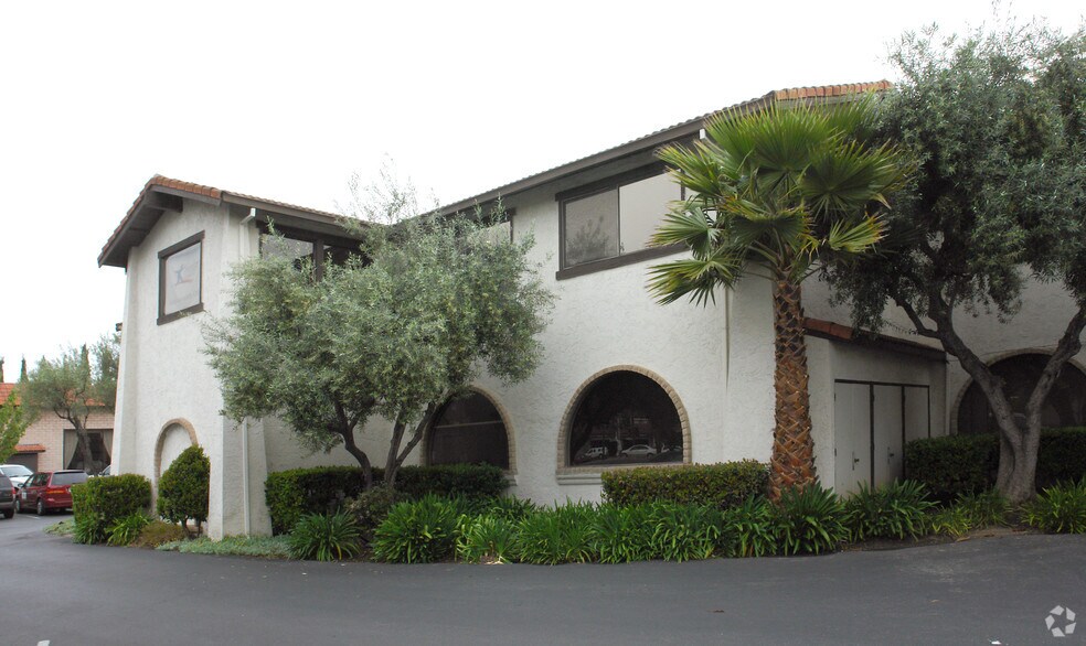 More Photos Of 740 Camden Ave, Campbell Showroom For Lease