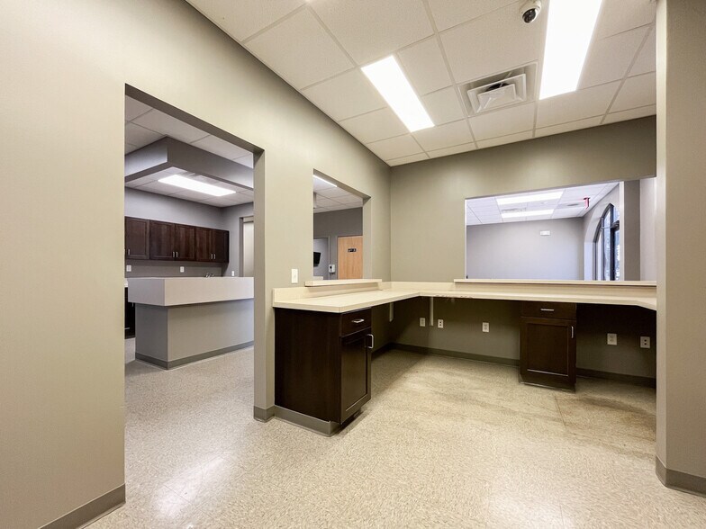 More Photos Of 5207-5212 Essen Ln, Baton Rouge Medical For Lease