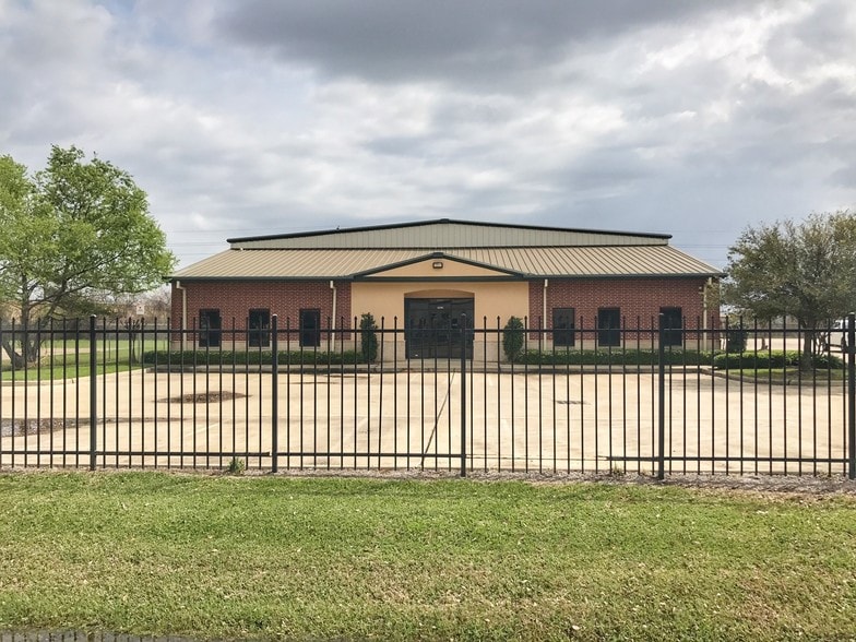 Primary Photo Of 13018 Brittmoore Park Dr, Houston Warehouse For Lease