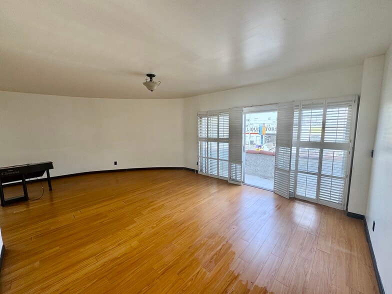 More Photos Of 10626 Magnolia Blvd, North Hollywood Loft Creative Space For Sale