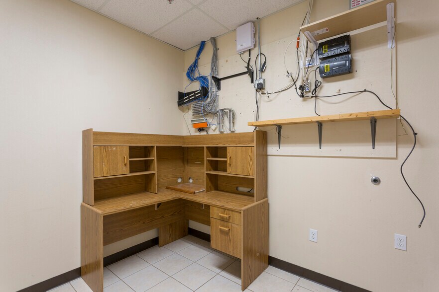 More Photos Of 1022 E Griffin Pky, Mission Medical For Sale