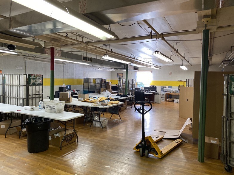 More Photos Of 181 S Whitfield St, Nazareth Office Residential For Sale