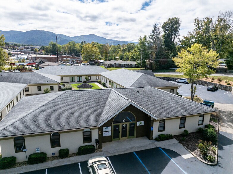 More Photos Of 367-400 Dellwood Rd, Waynesville Medical For Sale