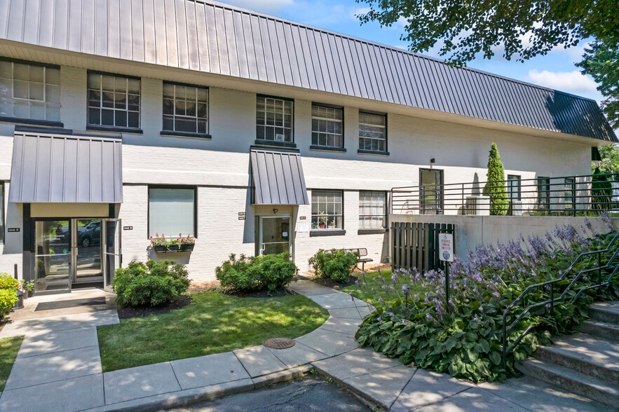 More Photos Of 210 N 21st St, Purcellville Flex For Sale