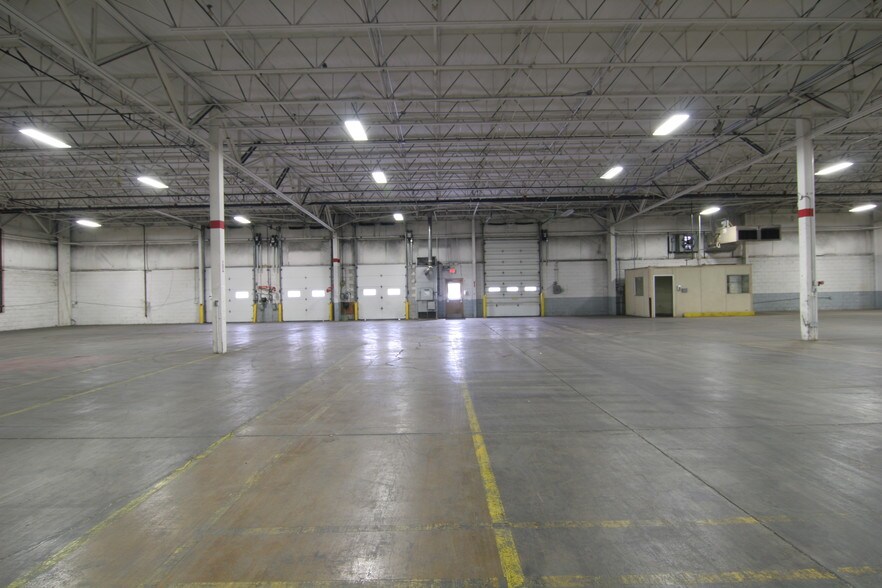 More Photos Of 300 Growth Pky, Angola Warehouse For Lease
