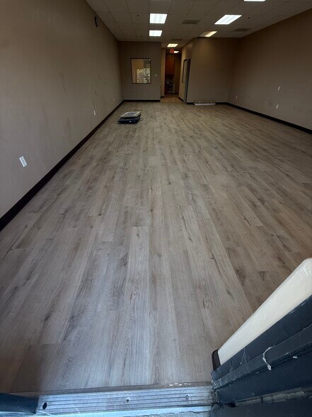 More Photos Of 90 Copper Cove Dr, Copperopolis Storefront For Lease