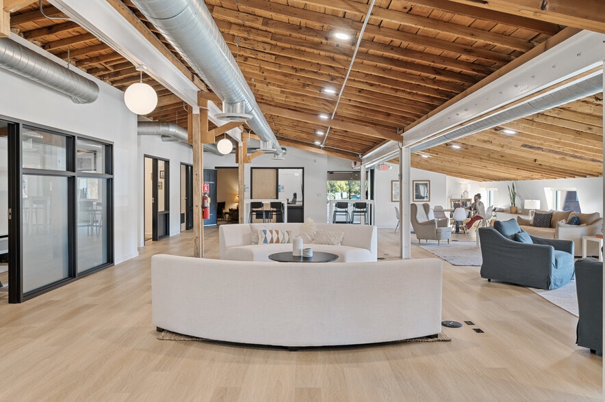 More Photos Of 1153 SE 16th Ave, Minneapolis Coworking Space