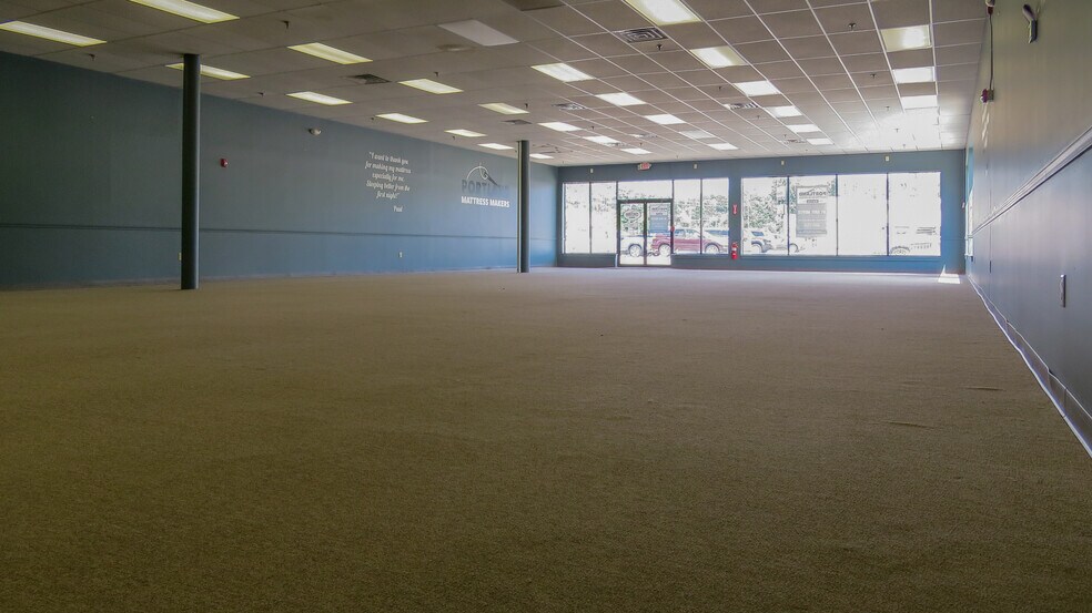 More Photos Of 777 S Willow St, Manchester Storefront For Lease