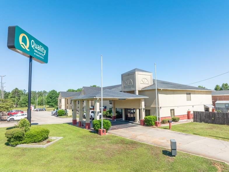 More Photos Of 120 Highway 21 S, Monroeville Hotel For Sale