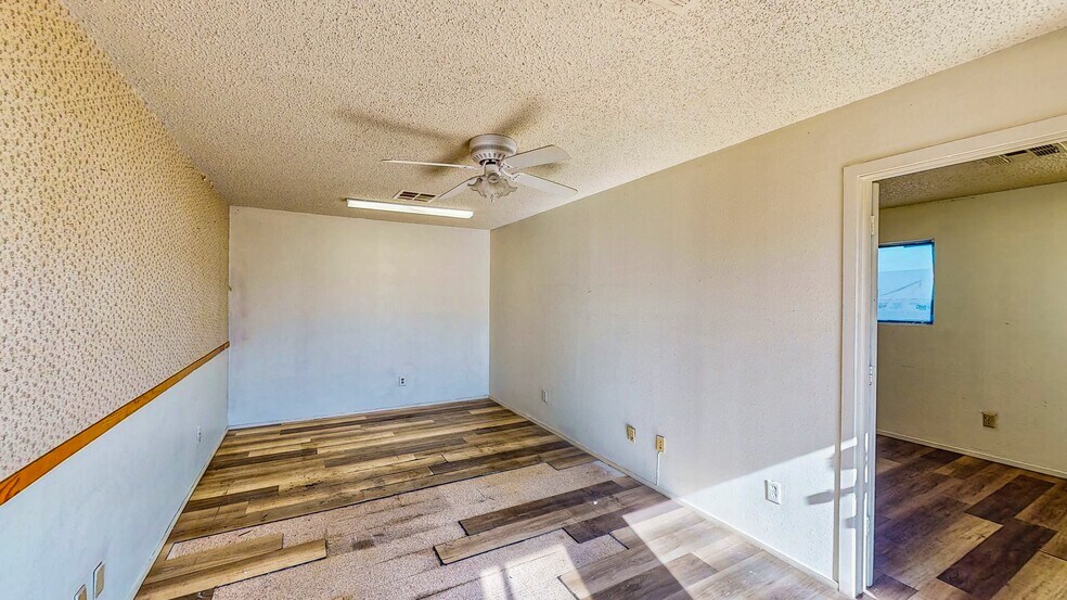 More Photos Of 3838-3856 Raymert Dr, Las Vegas Loft Creative Space For Sale