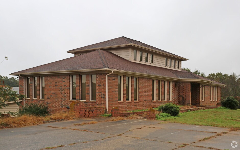 Primary Photo Of 1701 Burke Rd, Shelby Office Residential For Lease