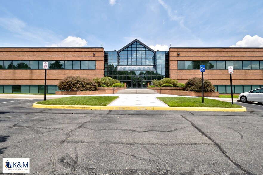 More Photos Of 14100 Park Meadow Dr, Chantilly Medical For Lease
