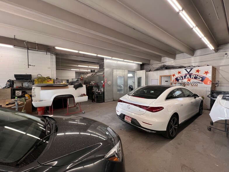 More Photos Of 1401-1425 Jamaica St, Aurora Auto Repair For Sale