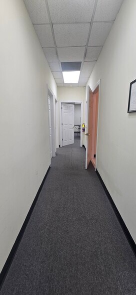 More Photos Of 100 Governors Trace, Fayetteville Office For Lease