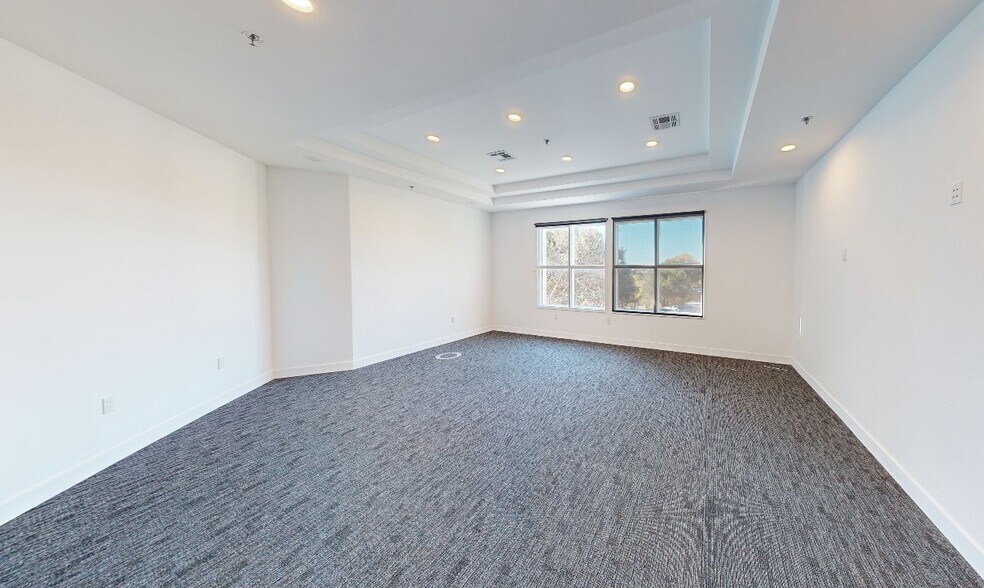 More Photos Of 350-374 Encinitas Blvd, Encinitas Storefront Retail Office For Lease