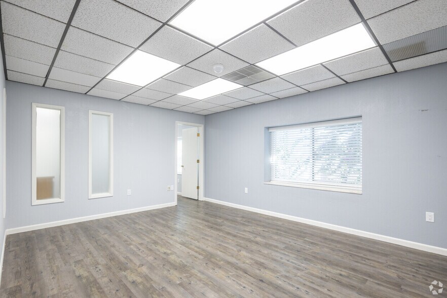More Photos Of 1802 S Fiske Blvd, Rockledge Office For Lease