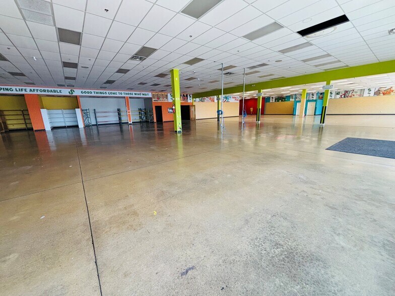 More Photos Of 5327 Coldwater Rd, Fort Wayne Storefront For Lease