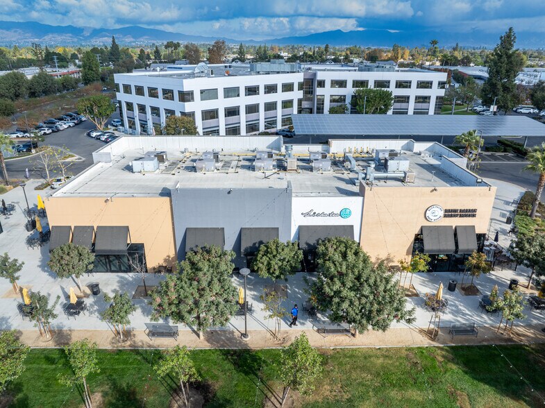 More Photos Of 8420-8440 Balboa Blvd, Northridge Storefront For Lease