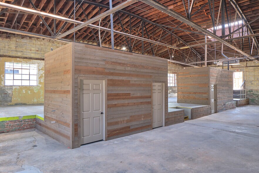 More Photos Of 259 Milton Ave SE, Atlanta Showroom For Lease