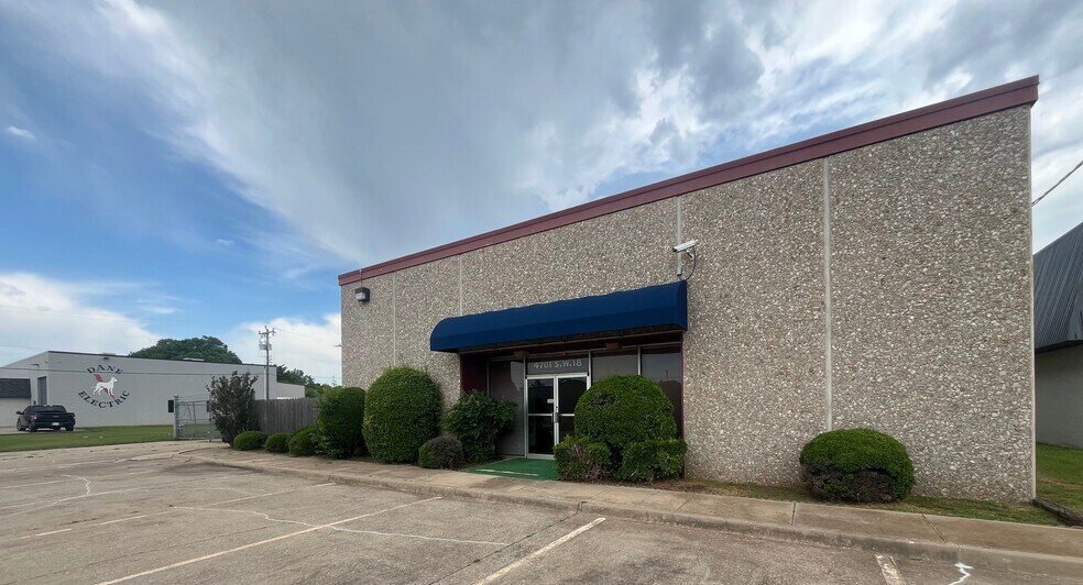 More Photos Of 4701 SW 18th St, Oklahoma City Manufacturing For Lease