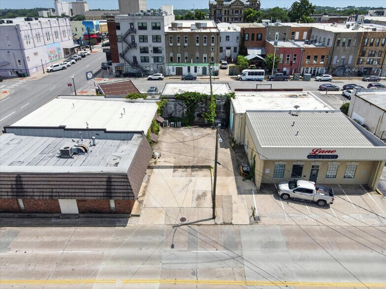 More Photos Of 221-223 N Locust St, Denton Office For Sale