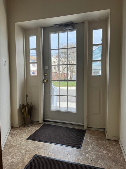 More Photos Of 38 Church St, Patchogue Loft Creative Space For Lease