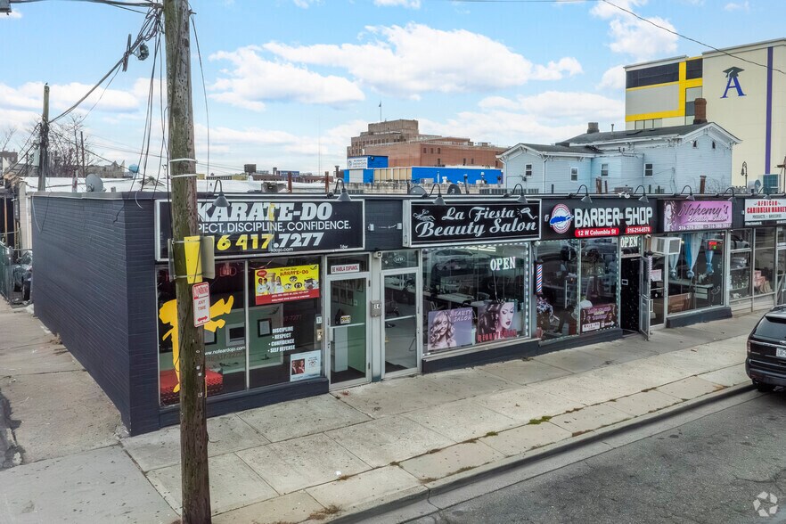 More Photos Of 10 W Columbia St, Hempstead Storefront For Lease