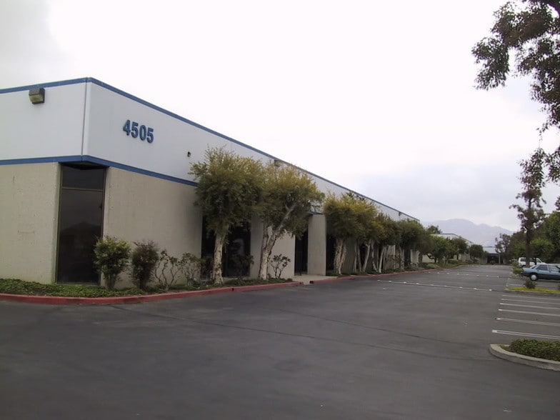 More Photos Of 4615 Industrial St, Simi Valley Warehouse For Lease