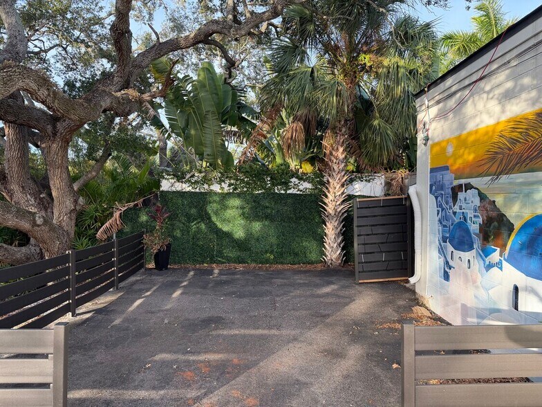 More Photos Of 3333 S Westshore Blvd, Tampa Unknown For Lease