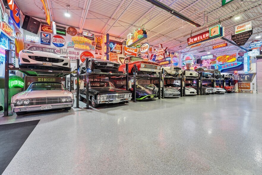 More Photos Of 935 Sherwood Ave, Coquitlam Warehouse For Sale