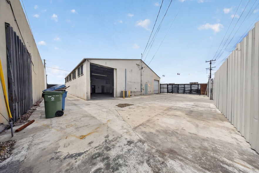 More Photos Of 1433-1437 W El Segundo Blvd, Compton Warehouse For Lease
