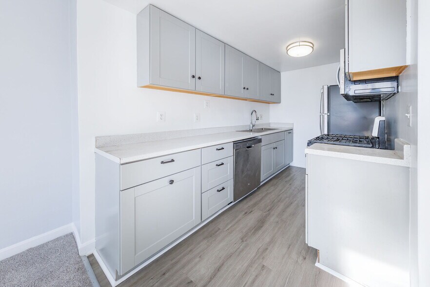More Photos Of 4600 Duke St, Alexandria Apartments For Sale