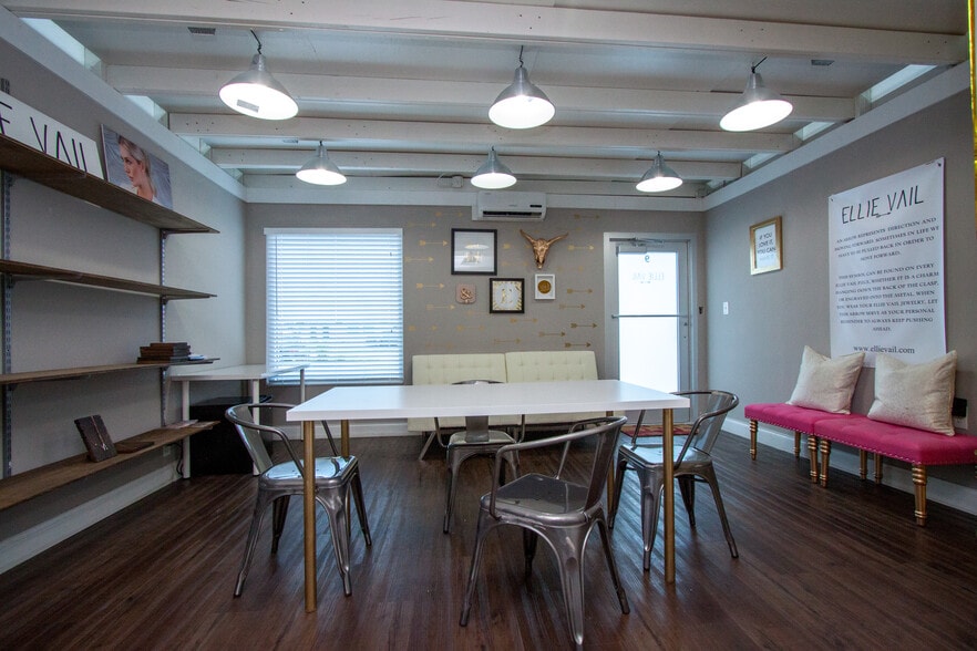 More Photos Of 4160-4260 NW 1st Ave, Boca Raton Showroom For Lease