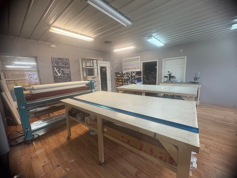 More Photos Of 792 E Cherry St, Jesup Office For Sale