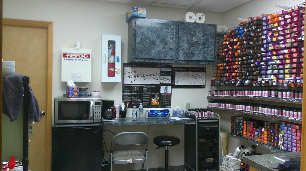 More Photos Of 424 4th St, Fairbanks General Retail For Sale