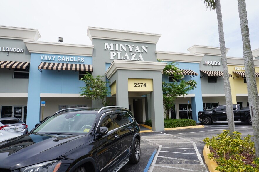 More Photos Of 2520-2650 N University Dr, Sunrise Unknown For Lease