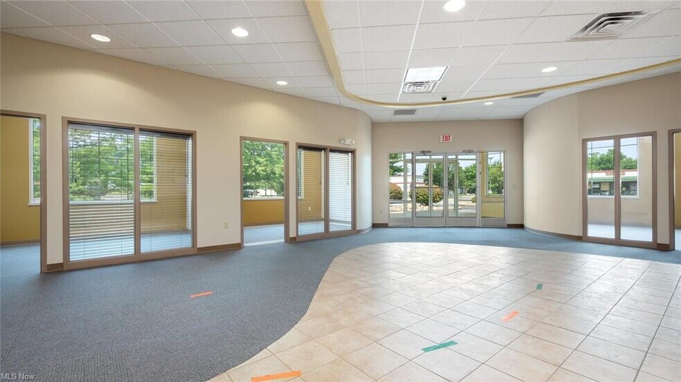 More Photos Of 61246 Southgate Rd, Cambridge Medical For Sale