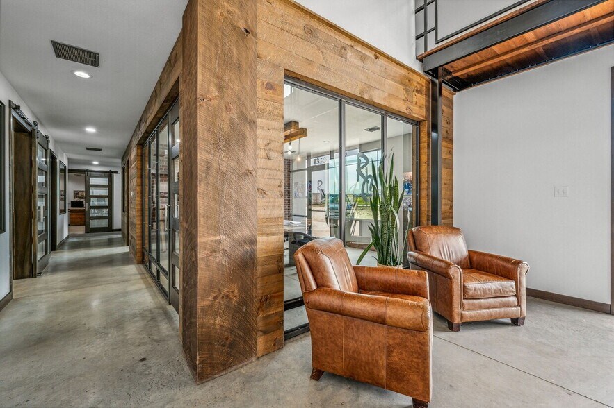 More Photos Of 1330 N US Highway 281, Stephenville Manufacturing For Lease