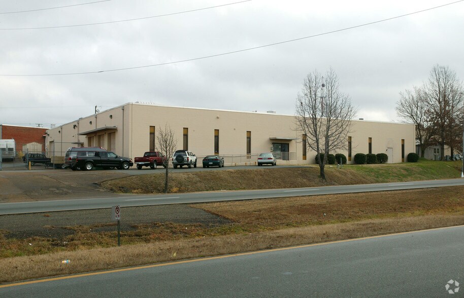 More Photos Of 2216 Magnolia St, Richmond Warehouse For Lease