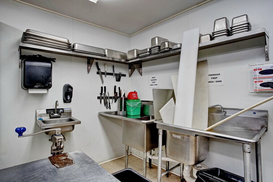 More Photos Of 2633 Holden Beach Rd SW, Holden Beach Restaurant For Sale