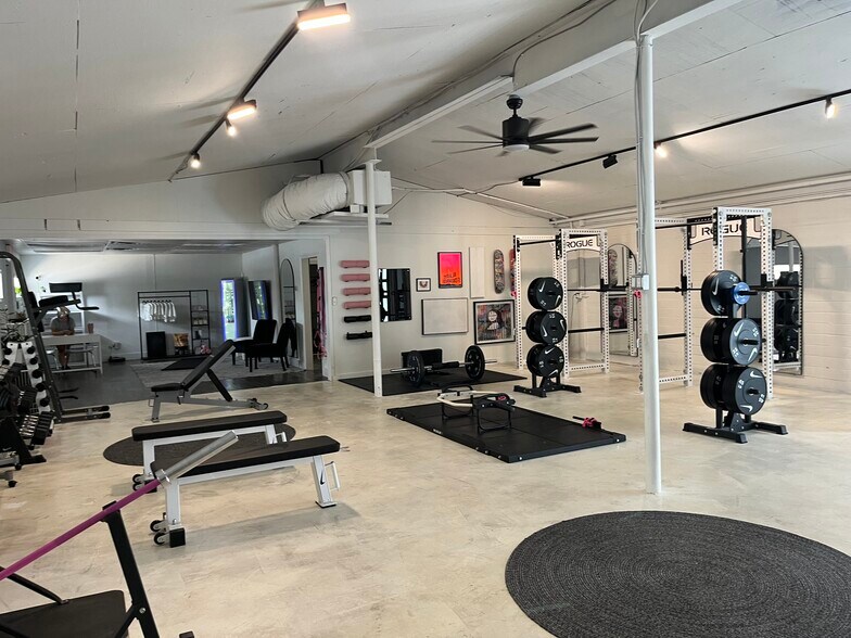 More Photos Of 400 E St Elmo Rd, Austin Unknown For Lease