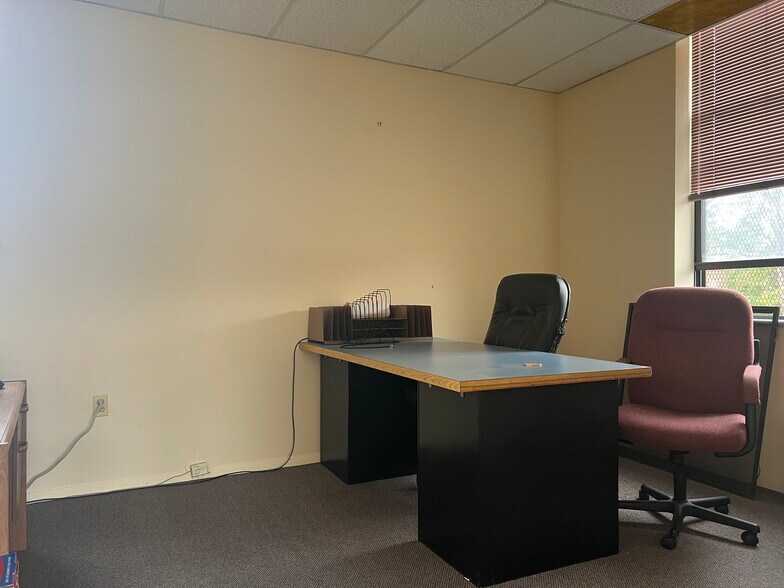 More Photos Of 5 E Palisade Ave, Englewood Storefront Retail Office For Lease