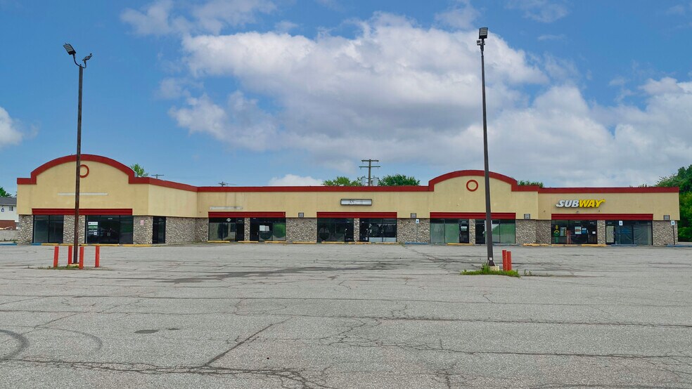 More Photos Of 30739-30797 Eureka Rd, Romulus Freestanding For Sale