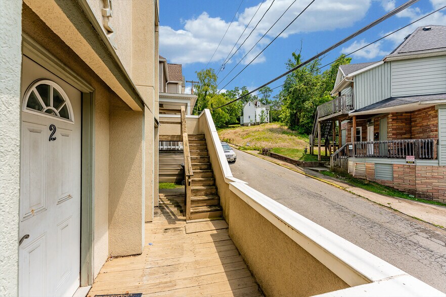 More Photos Of 471 Dallas St, Morgantown Apartments For Sale
