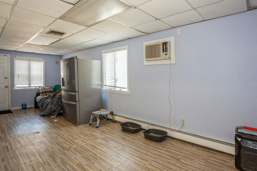 More Photos Of 626 Canal Rd, Mount Sinai Office For Lease
