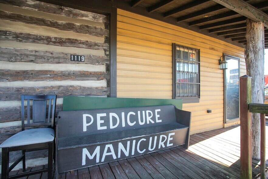 More Photos Of 1119 S Main St, Columbia Flex For Sale